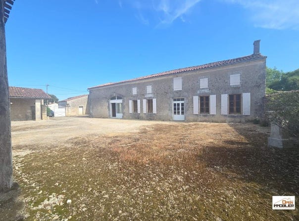 Val-d'Auge, Poitou-Charentes 16170