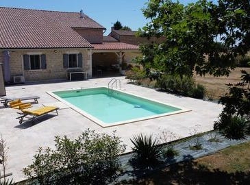 Nanteuil-En-Vallee, Charente