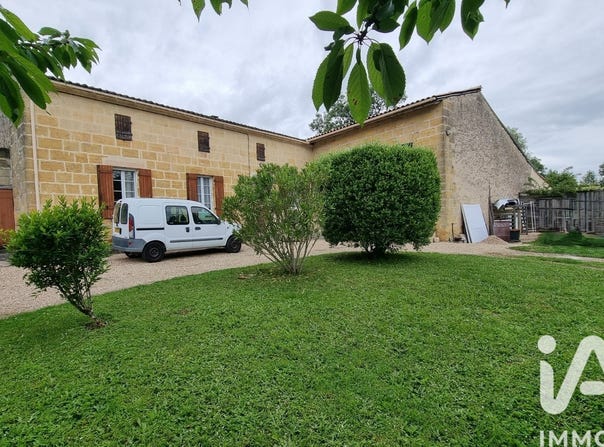 Sainte-Colombe, Auvergne-Rhône-Alpes 33350