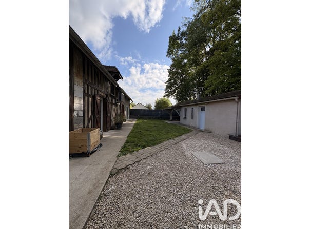 Pougy, Grand Est 10240
