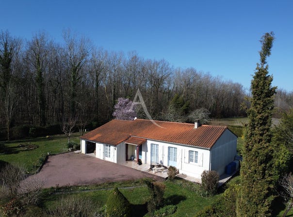 PONS, Nouvelle-Aquitaine 17800