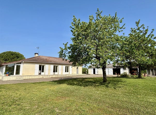 Valence-sur-Baïse, Midi-Pyrénées 32310