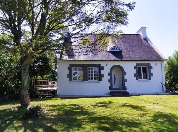 Plouigneau, Brittany 29610