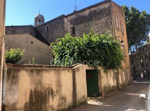 MEOUNES LES MONTRIEUX, Provence-Alpes-Côte d'Azur 83136