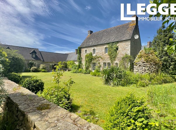 Ploumilliau, Brittany 22300