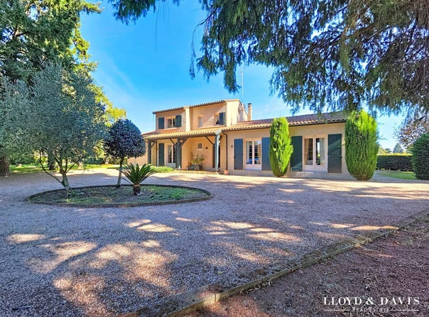 Saint-Aigulin, Poitou-Charentes 17360