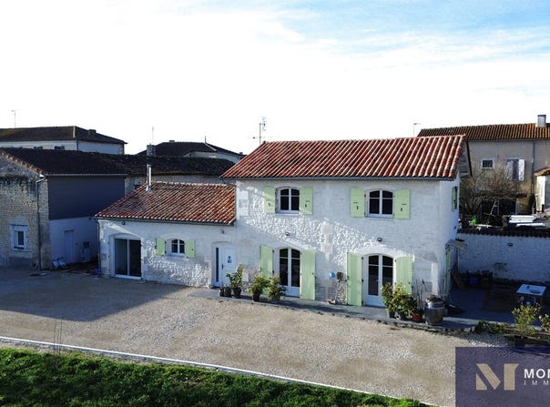 Lonzac, Poitou-Charentes 17520