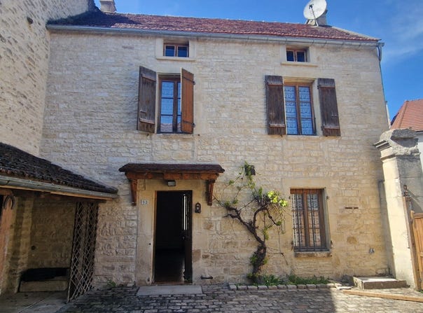 Lézinnes, Bourgogne-Franche-Comté 89160