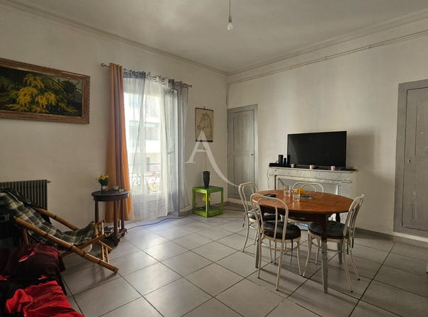 NIMES, Occitanie 30000