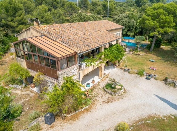 Lagnes, Provence-Alpes-Côte-d'Azur 84800