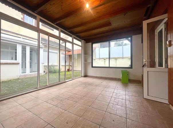 Sens, Yonne 89100