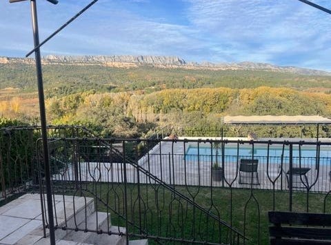 CHATEAUNEUF LE ROUGE, Provence-Alpes-Côte d'Azur 13790