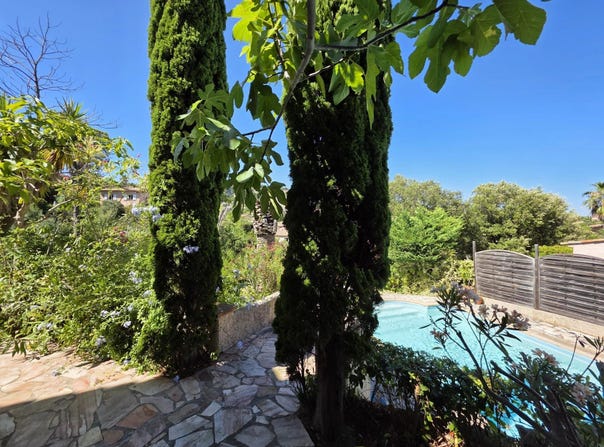Roquebrune-sur-Argens, Provence-Alpes-Côte-d'Azur 83520