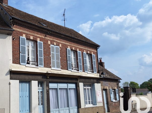 Ménilles, Normandy 27120