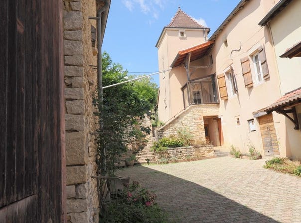 Lugny, Burgundy 71260