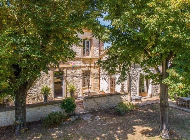Saint-Étienne-du-Grès, Provence-Alpes-Côte d'Azur 13103