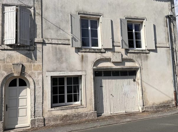 Saint-Jean-d'Angély, Charente-Maritime 17400