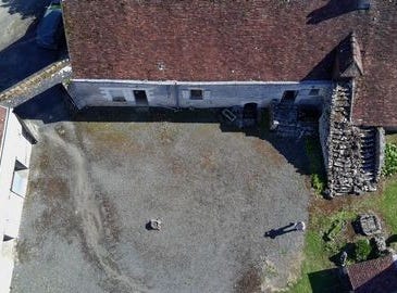 Tauxigny Saint Bauld, Centre 37310
