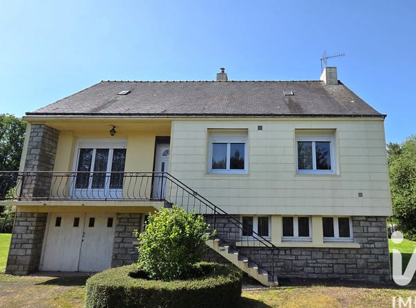 Questembert, Brittany 56230