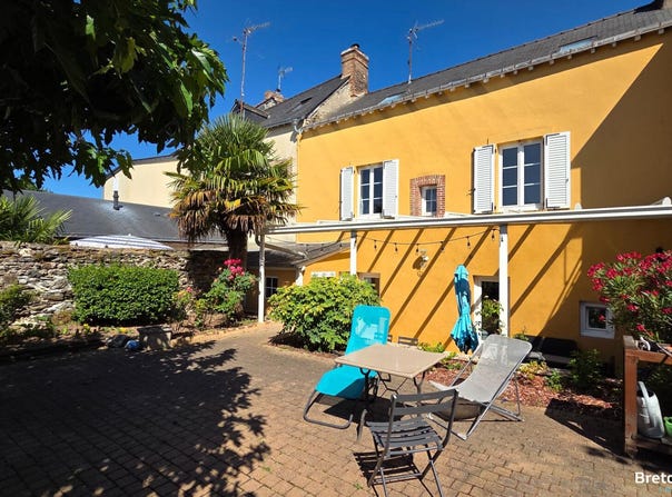 Laval, Pays-de-la-Loire 53000