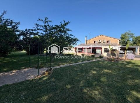Lezay, Poitou-Charentes 79120