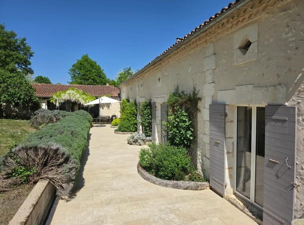Douville, Nouvelle-Aquitaine 24155