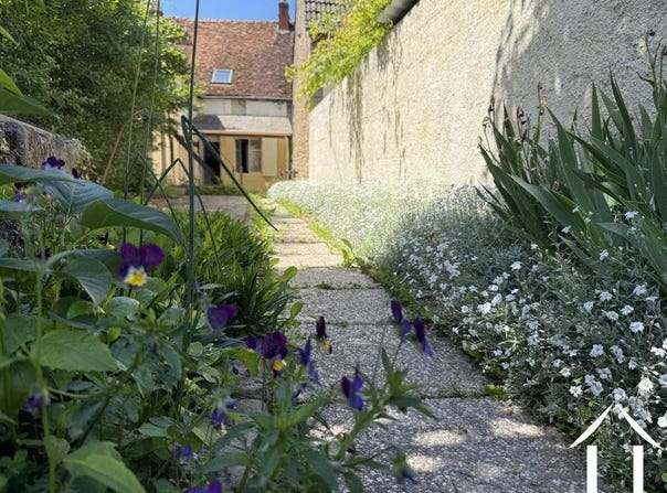 Arnay-le-Duc, Burgundy 21230