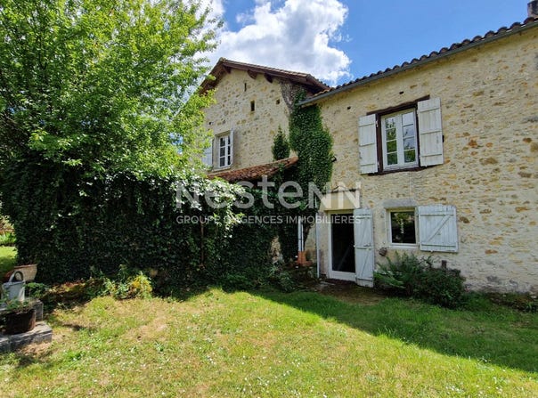Javerlhac-et-la-Chapelle-Saint-Robert, Aquitaine 24300