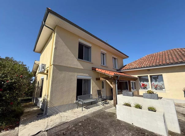 Montestrucq, Pyrénées-Atlantiques 64300