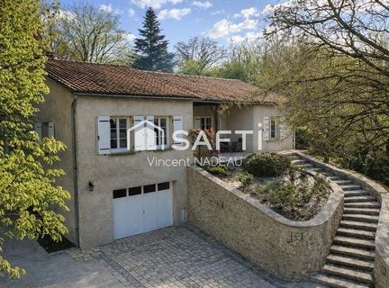 Montmoreau, Poitou-Charentes 16190