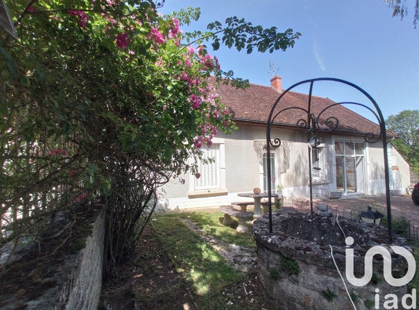 Saint-Prix-lès-Arnay, Bourgogne-Franche-Comté 21230