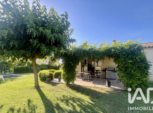 Charleval, Provence-Alpes-Côte d'Azur 13350