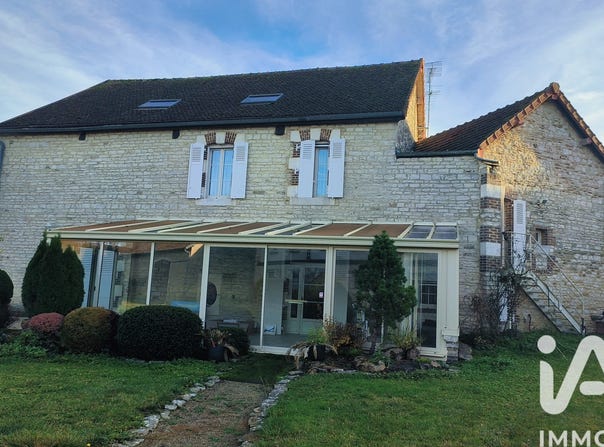 Jully-sur-Sarce, Grand Est 10260