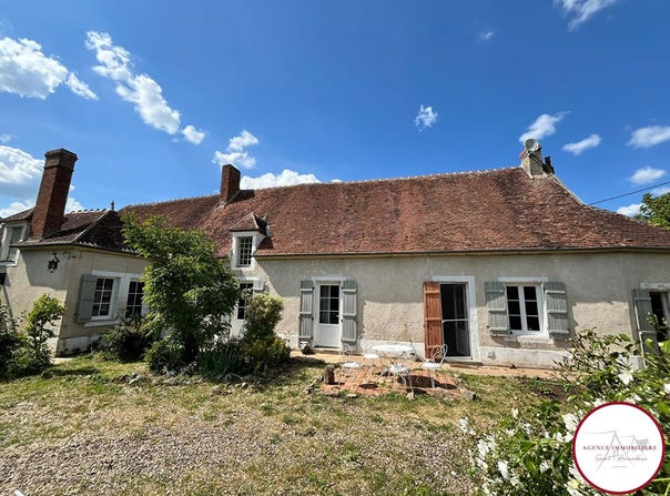 Coust, Centre 18210