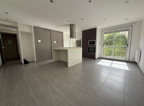 Tours, Indre-et-Loire 37000
