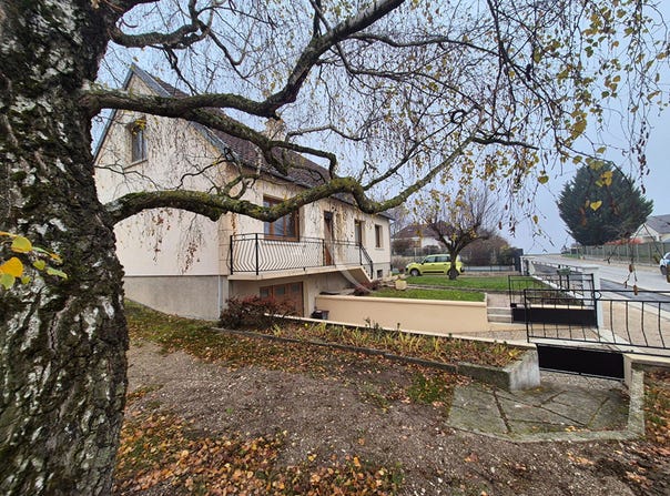 CAUREL, Brittany 51110