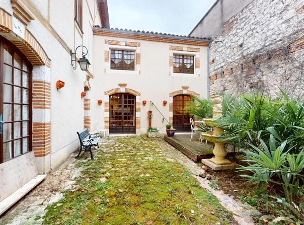 Valence, Occitanie 82400