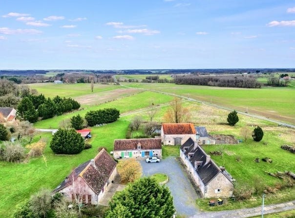 Le Petit-Pressigny, Centre 37350