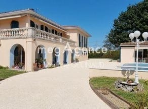 Saintes, Poitou-Charentes 17100