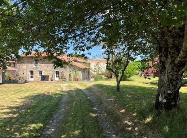 Nanteuil-en-Vallée, Poitou-Charentes 16700