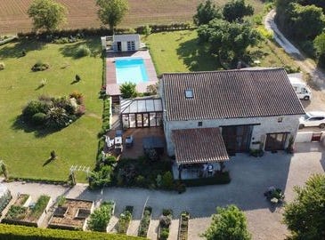 CIVRAY, Poitou-Charentes 86400