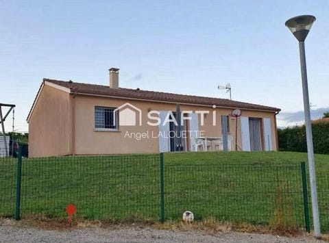 Sauveterre-De-Guyenne, Aquitaine 33540