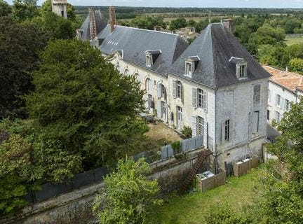 SAINTES, Poitou-Charentes 17100