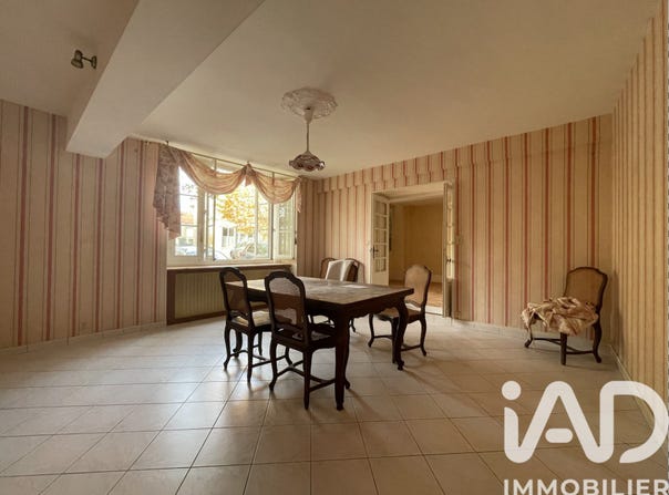 Ancy-le-Franc, Bourgogne-Franche-Comté 89160
