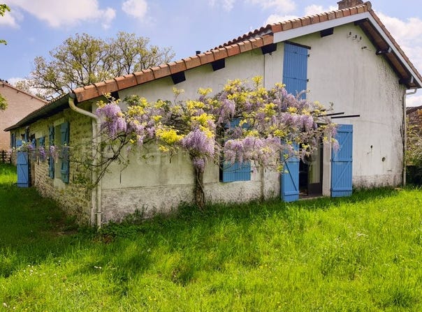 Lezay, Poitou-Charentes 79120