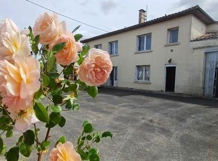 HOULETTE, Poitou-Charentes 16200