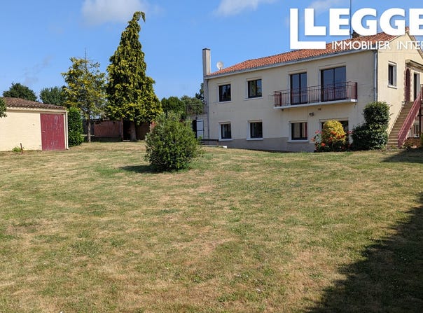 Mauges-sur-Loire, Pays de la Loire 49410