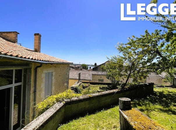 Bourg, Nouvelle-Aquitaine 33710