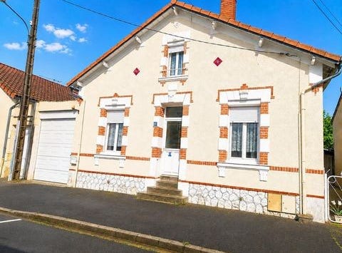 Thouars, Poitou-Charentes 79100