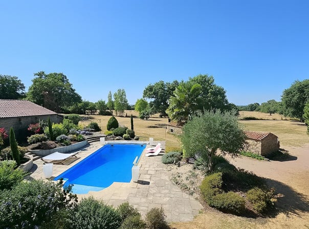 Nueil-les-Aubiers, Nouvelle-Aquitaine 79250